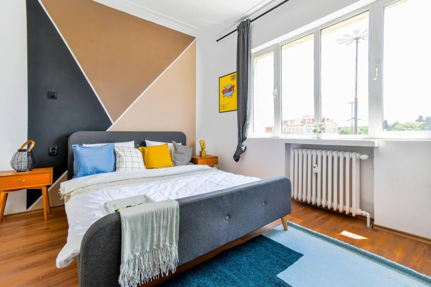 Super Fresh! 3Bdr Apartment In Sofia Center'S Artistic Area Extérieur photo