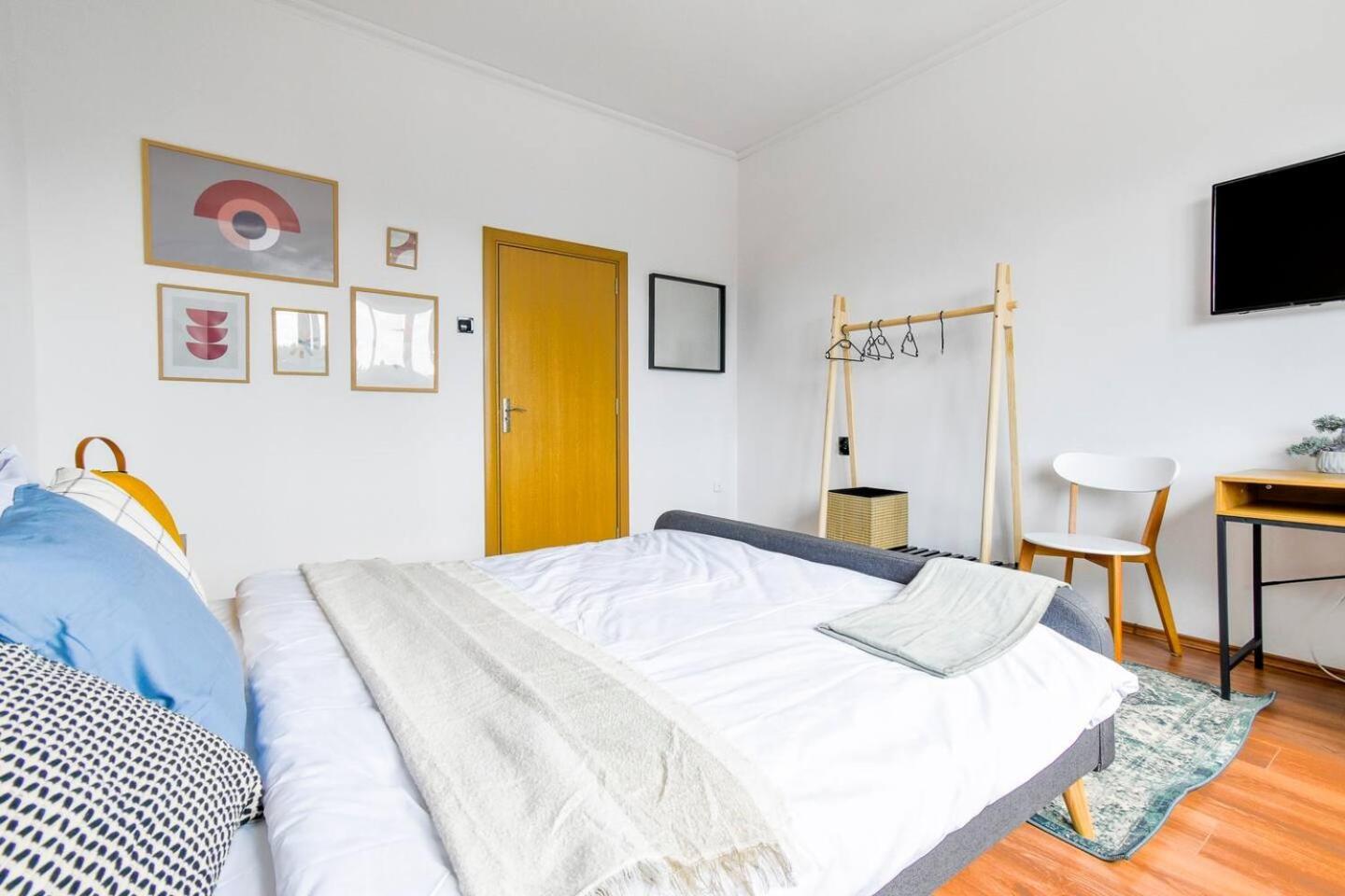 Super Fresh! 3Bdr Apartment In Sofia Center'S Artistic Area Extérieur photo