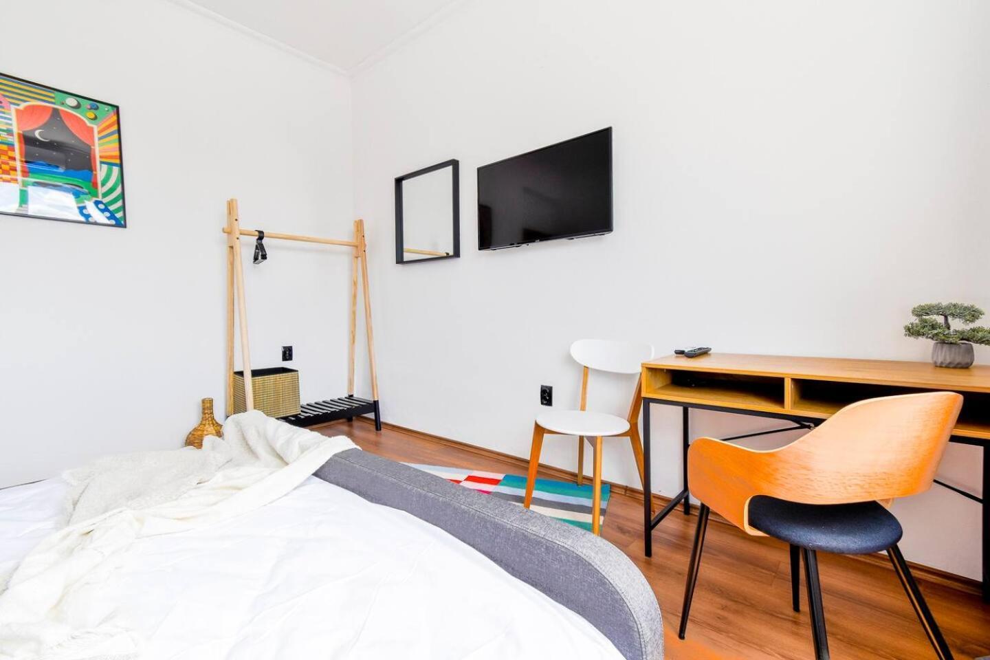 Super Fresh! 3Bdr Apartment In Sofia Center'S Artistic Area Extérieur photo