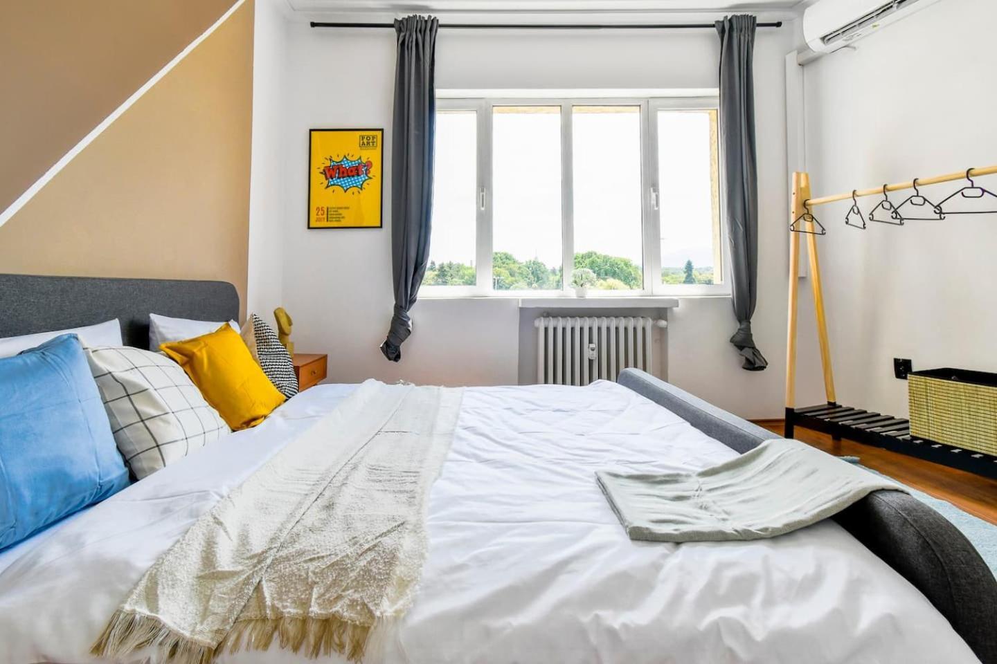 Super Fresh! 3Bdr Apartment In Sofia Center'S Artistic Area Extérieur photo