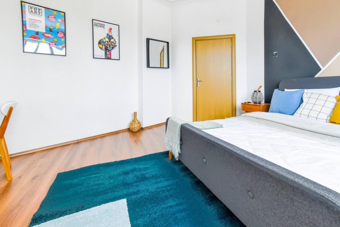 Super Fresh! 3Bdr Apartment In Sofia Center'S Artistic Area Extérieur photo
